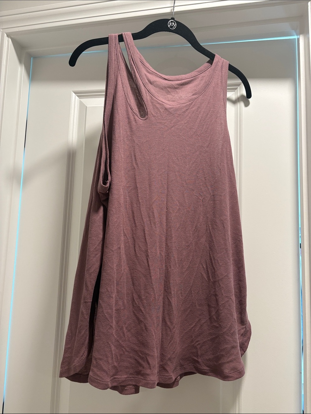 Alo Yoga Peak Cutout Tank